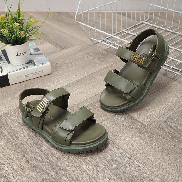 D*oract sandal