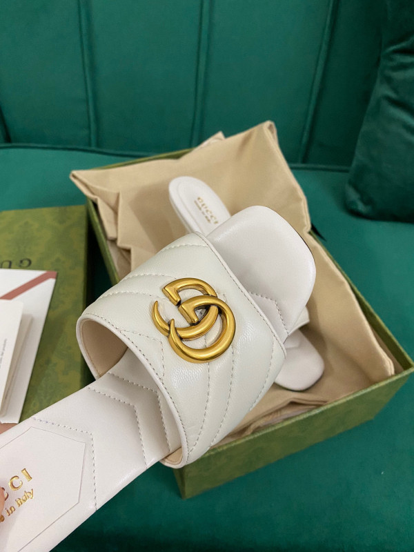 G*u*i double g slide sandal