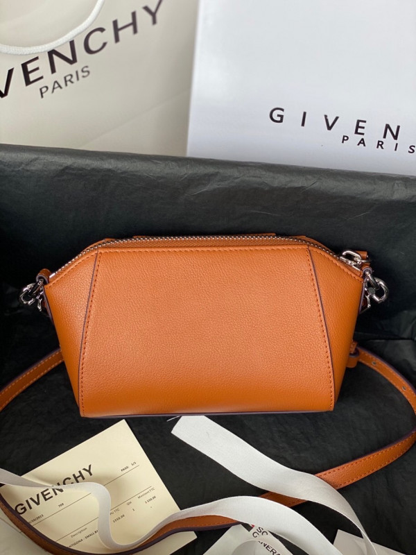 GIVENCHY NANO ANTIGONA