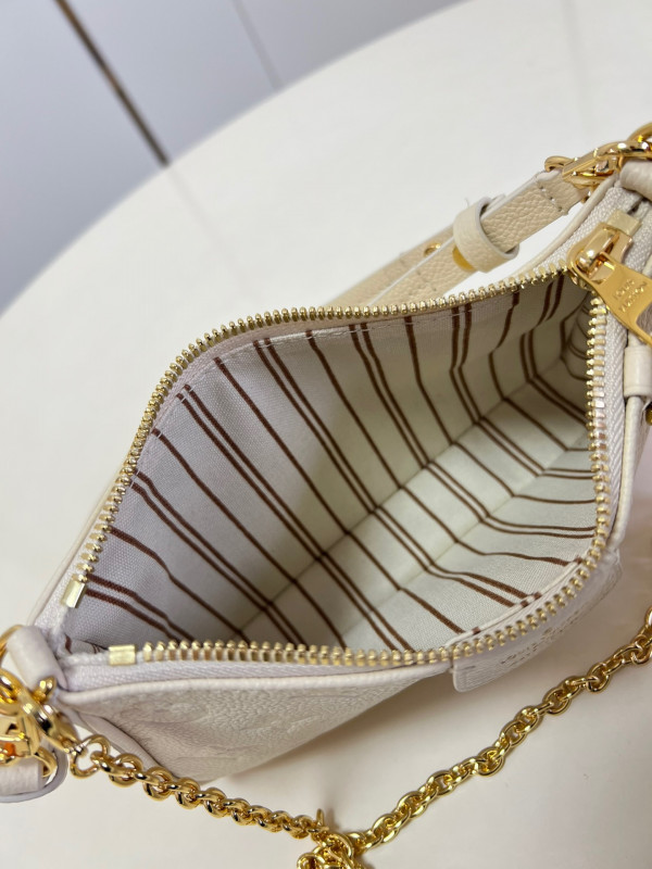 l**is V*t*n easy pouch on strap