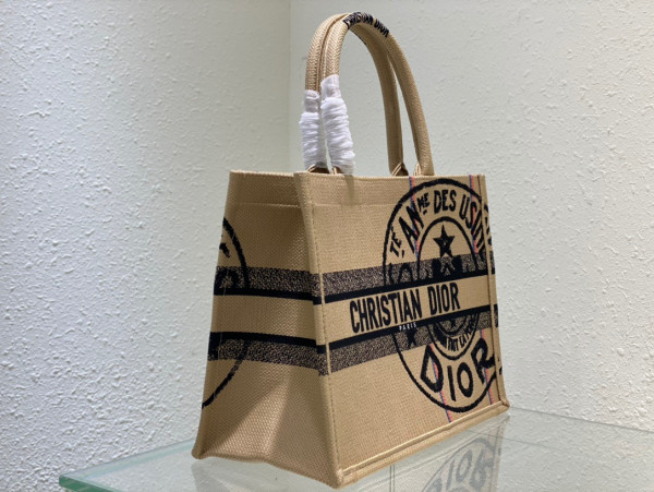 medium D*or book tote
