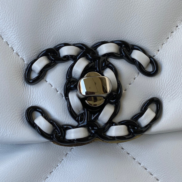 CL 19 FLAP BAG 26cm/30cm