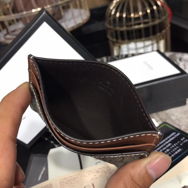 G*u*i card holder