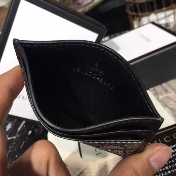 G*u*i card holder
