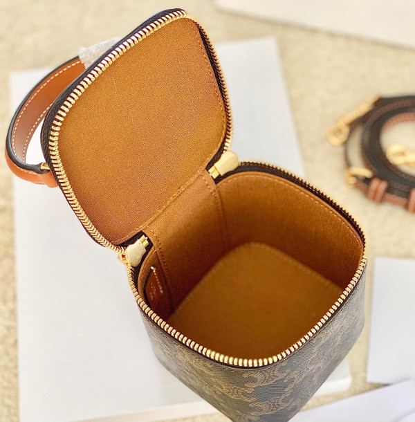 Ce**e mini vanity case in triomphe