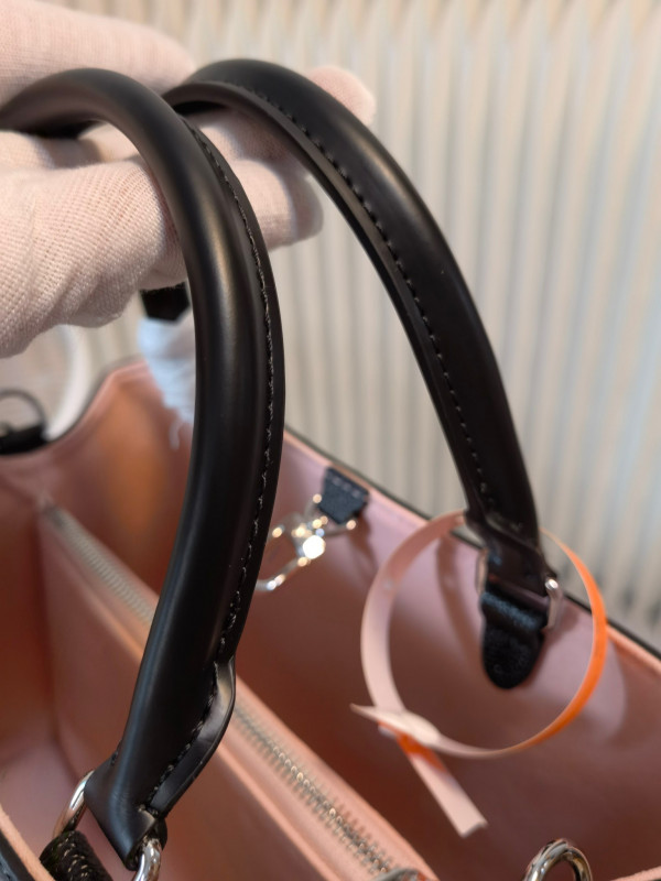 l**is V*t*n marelle tote mm