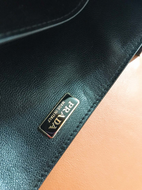 Pra*a cahier leather shoulder bag