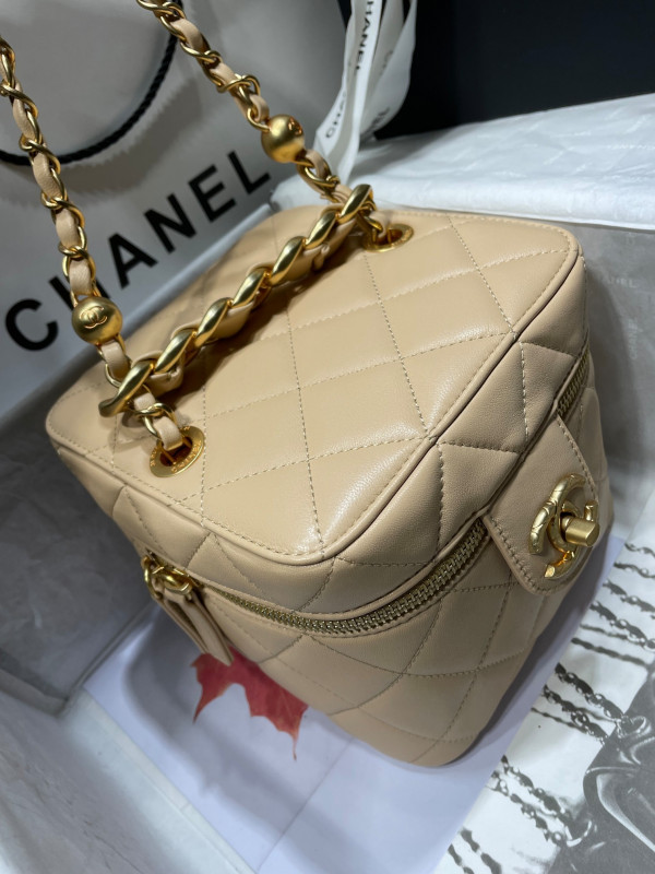 CL VANITY CASE