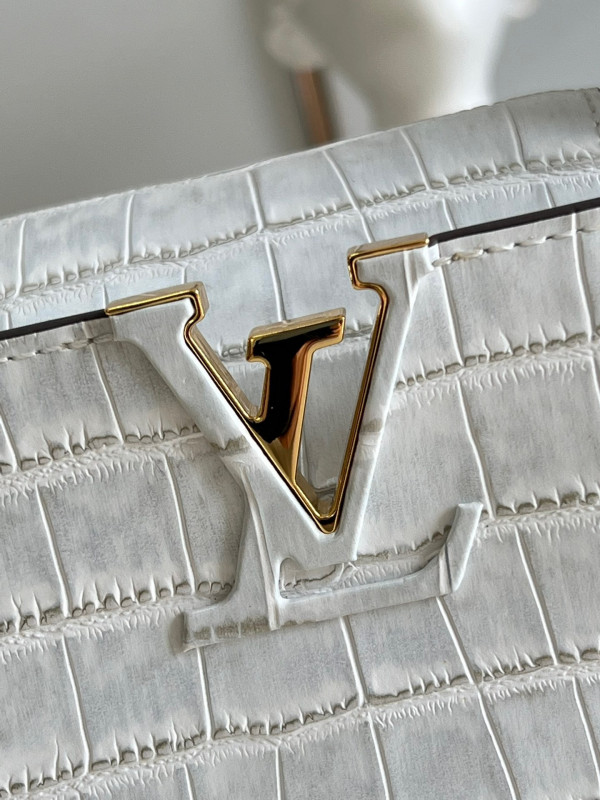l**is V*t*n capucines mini