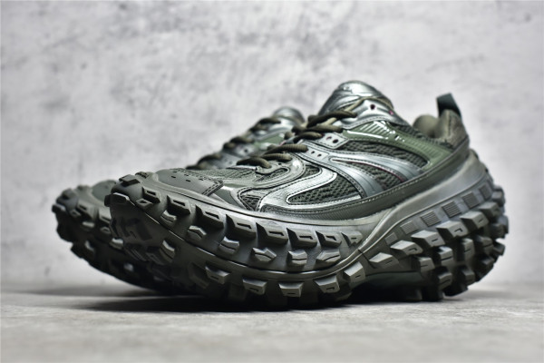 Ba*len*cia*ga defender sneaker