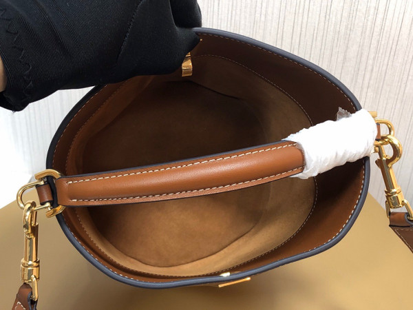 Ce**e bucket 16