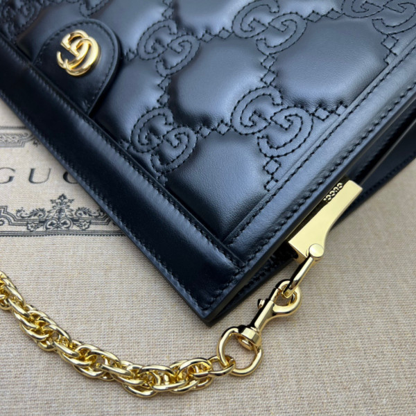 G*u*i gg matelassé leather shoulder bag