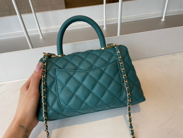 CL FLAP BAG WITH TOP HANDLE