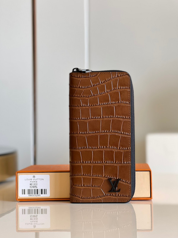 l**is V*t*n zippy wallet