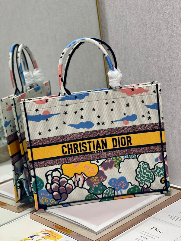 large D*or book tote