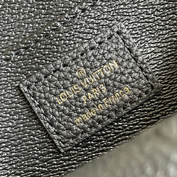 l**is V*t*n cosmetic pouch