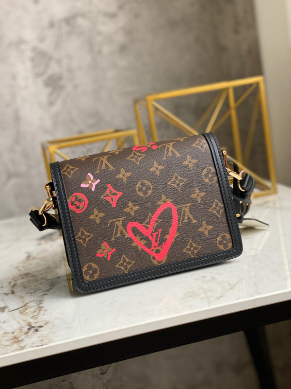 l**is V*t*n limited edition - mini dauphine