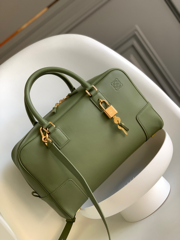 LOEWE Amazona 28 bag