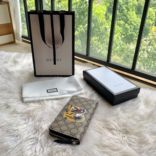 G*u*i bee print gg zip around wallet