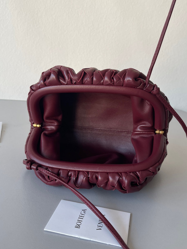 Bo*te*ga ve*ne*ta mini pouch