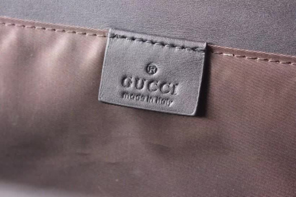 g*u*i gg S*p*e diaper bag
