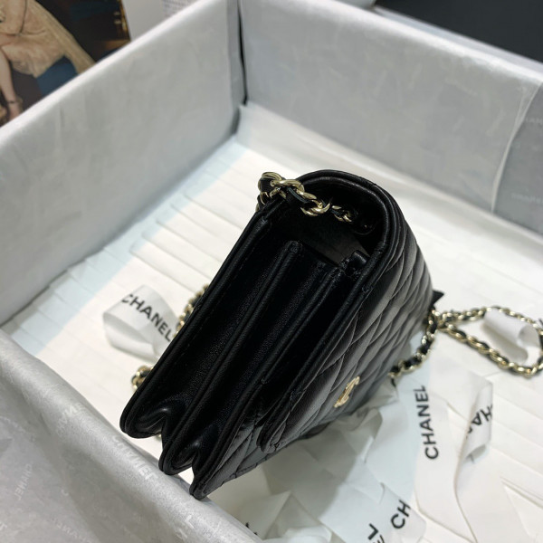 CL MINI WALLET ON CHAIN