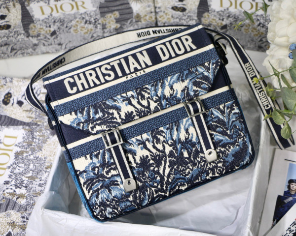 D*orcamp bag