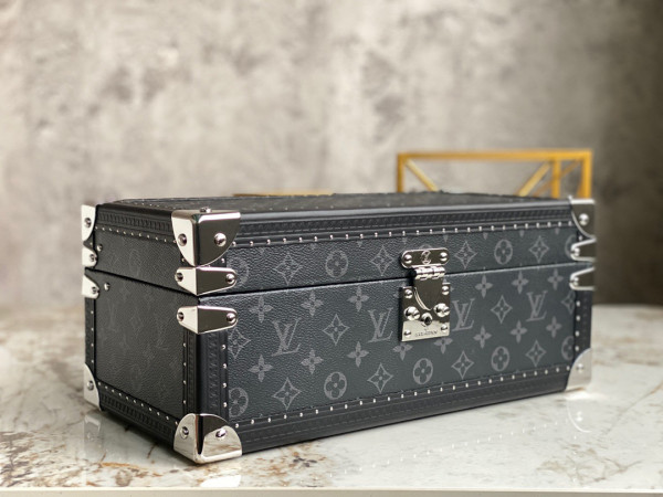 l**is V*t*n coffret accessoires
