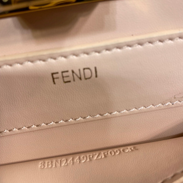 F**di peekaboo iseeu small-27x21x11cm