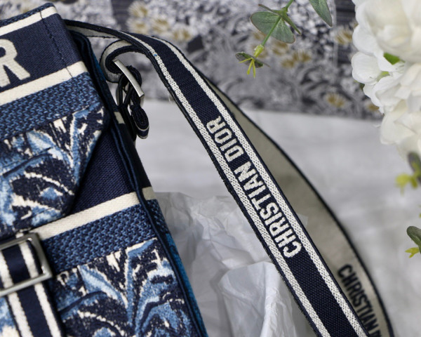D*orcamp bag