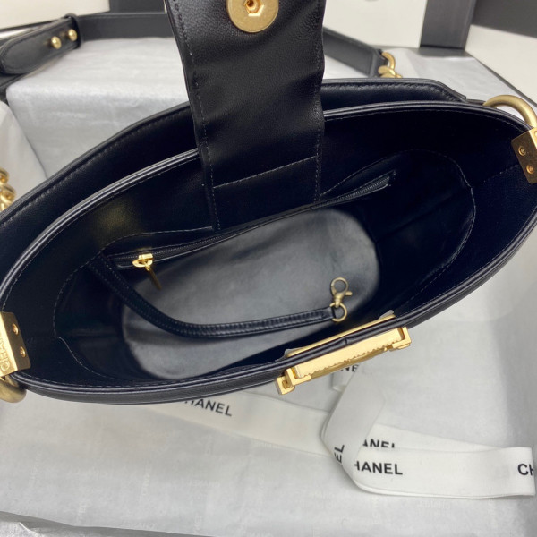 CL BUCKET BAG