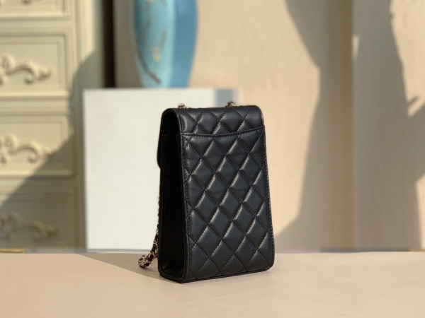 CL PHONE HOLDER WITH CHAIN