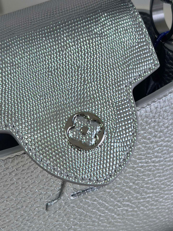 l**is V*t*n capucines mini