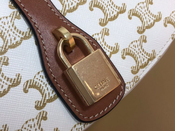 Ce**e clutch on strap