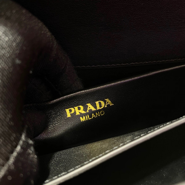 Pra*a symbole bag