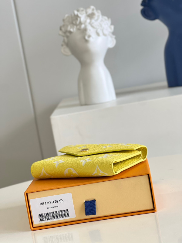 l**is V*t*n victorine wallet