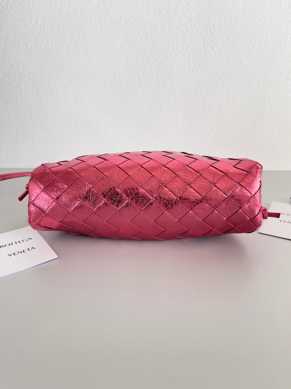 Bo*te*ga ve*ne*ta mini pouch