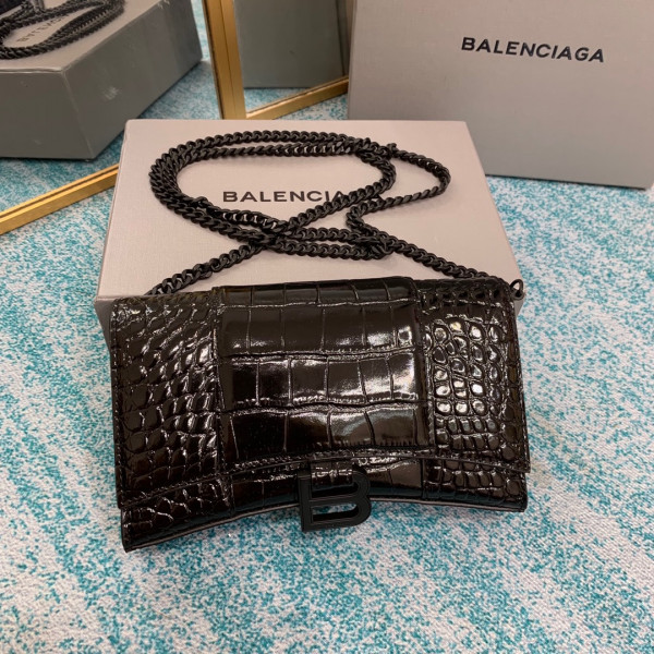 Ba*len*cia*ga hourglass wallet on chain