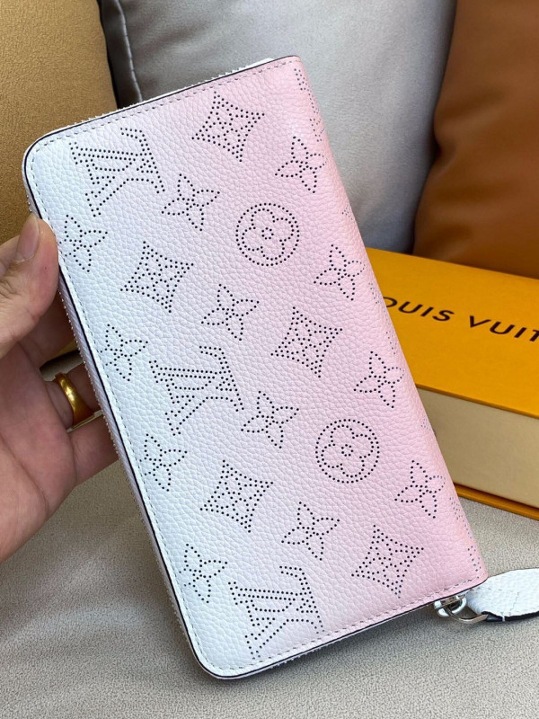 l**is V*t*n zippy wallet