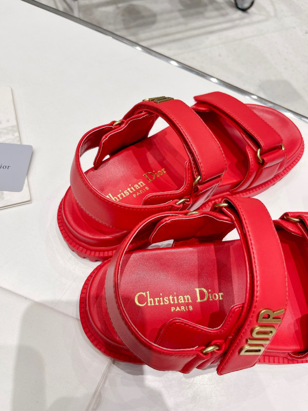 D*oract sandal