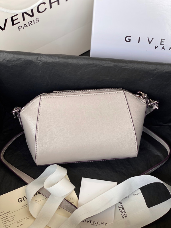 GIVENCHY NANO ANTIGONA