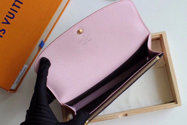 l**is V*t*n emilie wallet