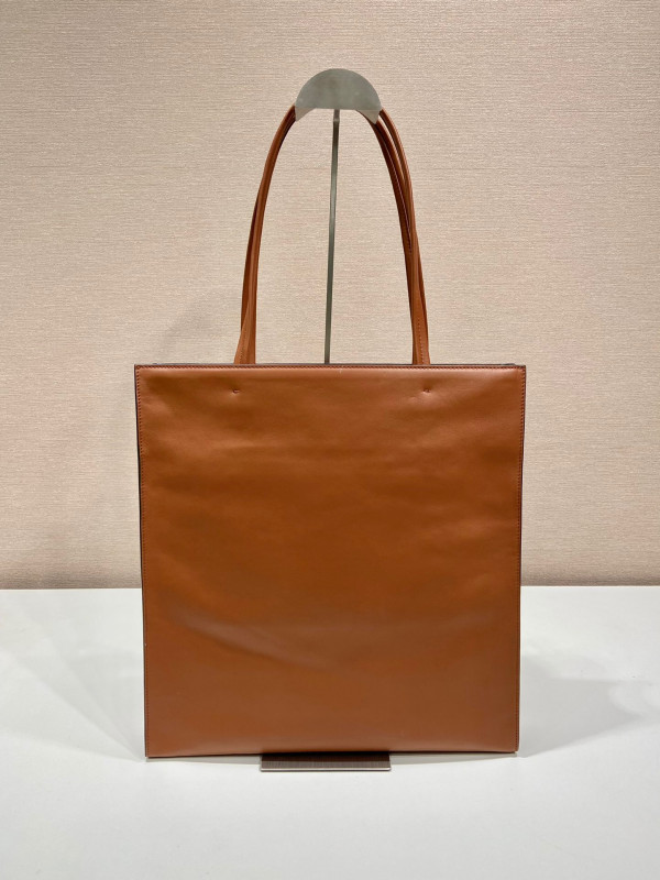 Pra*a leather tote bag