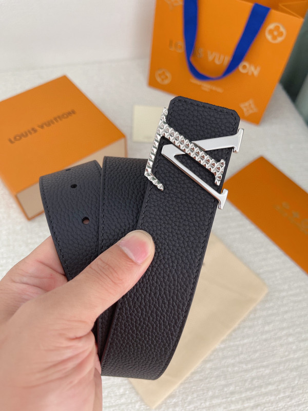 l**is V*t*n belt