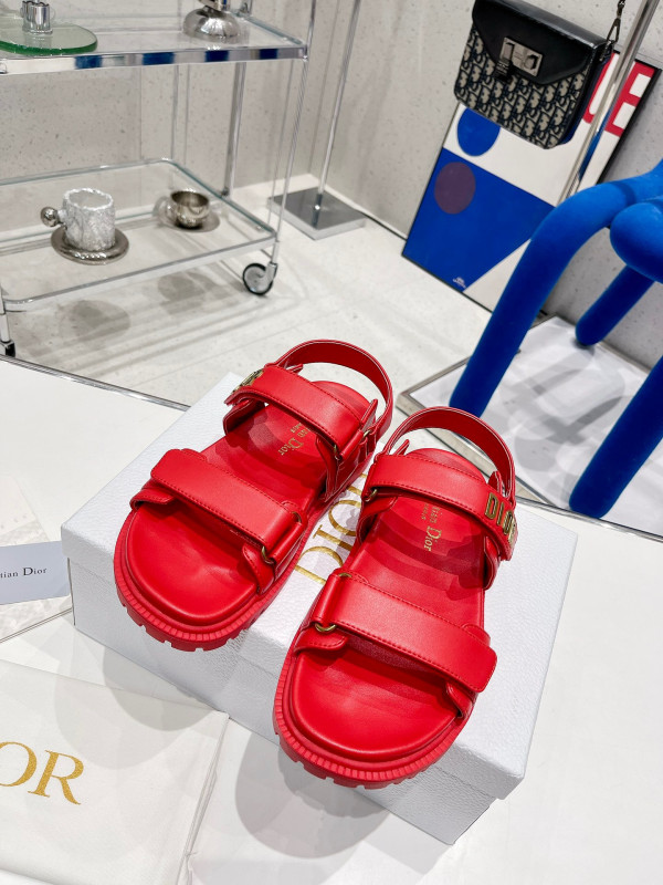 D*oract sandal