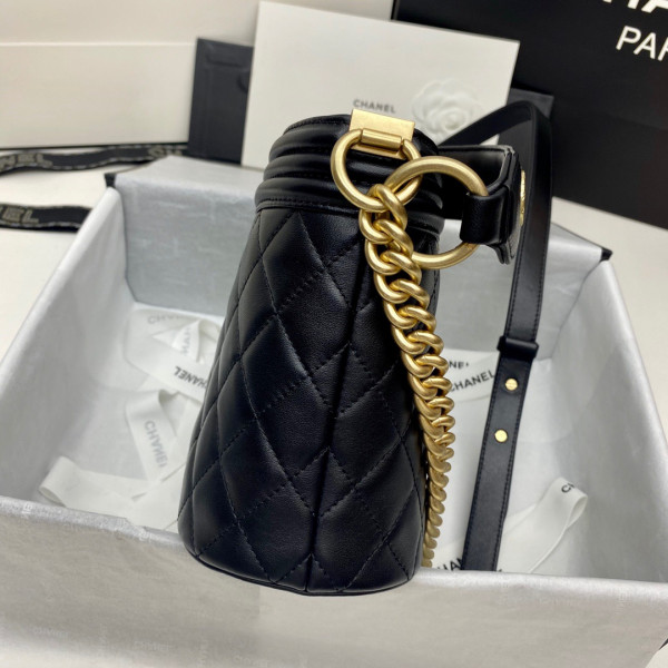 CL BUCKET BAG