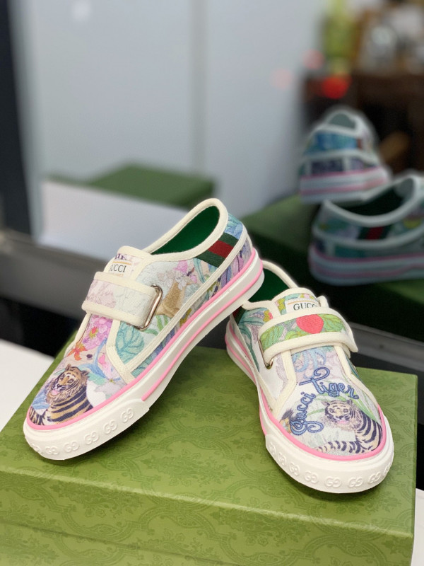 G*u*i tennis 1977 sneaker