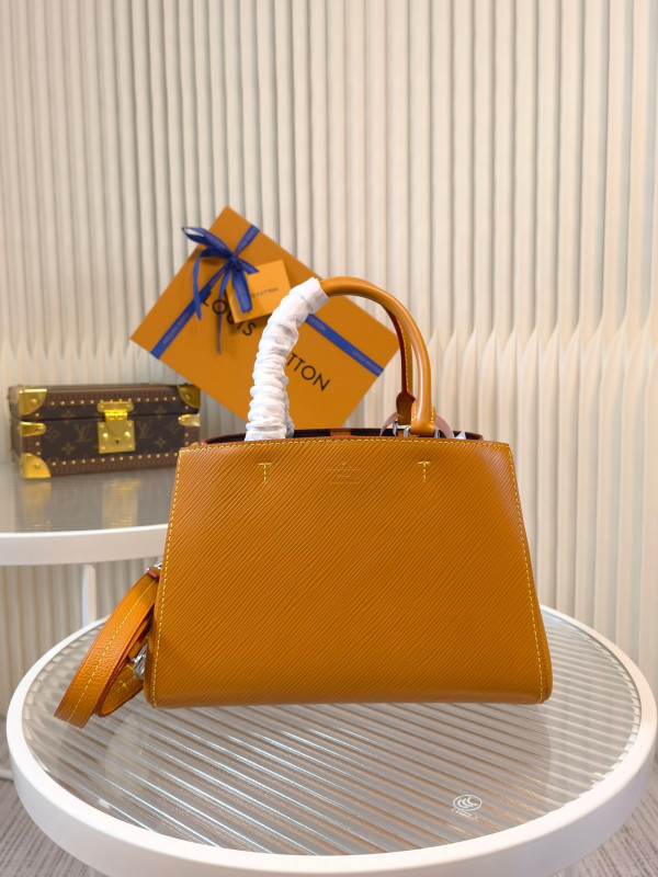 l**is V*t*n marelle tote bb