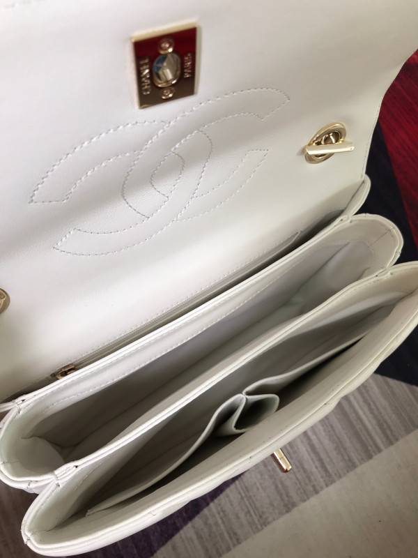 CL FLAP BAG WITH TOP HANDLE