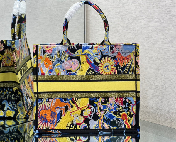 large D*or book tote
